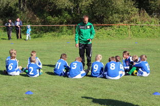 赫罗纳新帅抵达球队展开战术调整，开启崭新篇章  第1张